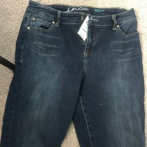 $70 Retail Skinny Jeans Navy 8
